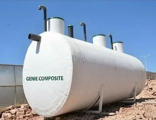 Citerne blanche avec regards de visite et marquage Genie Composite.